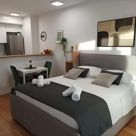 Alta 아파트 스플리트